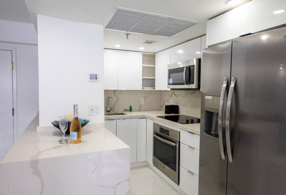 3 Bedroom Apt Ocean-Front Resort The Alexander Miami Beach Buitenkant foto